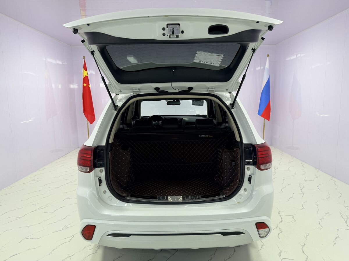 Mitsubishi Outlander 2021 - фото автомобиля