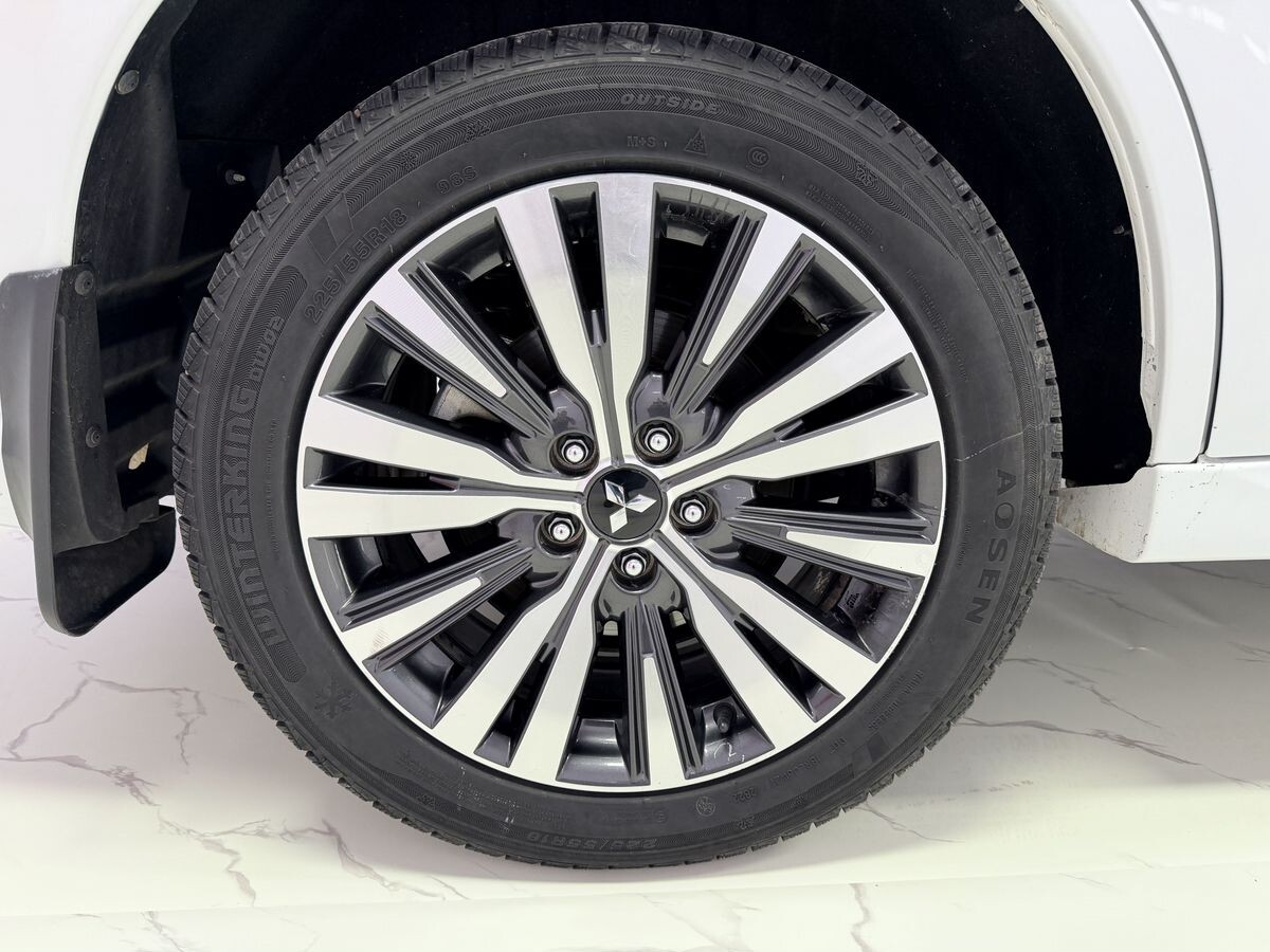 Mitsubishi Outlander 2021 - фото автомобиля