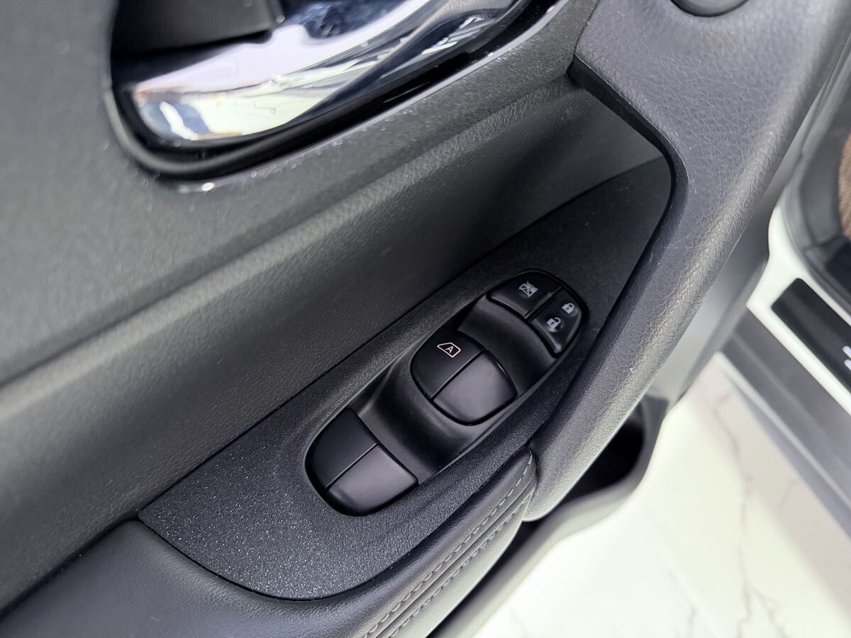 Nissan X-Trail 2022 - фото автомобиля