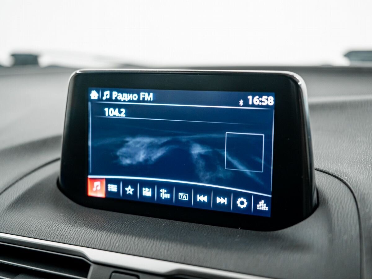 Mazda Axela 2018 - фото автомобиля