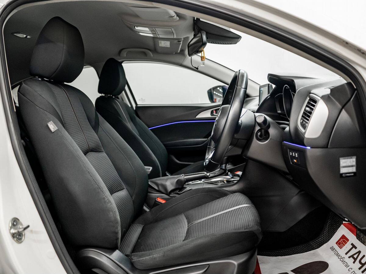 Mazda Axela 2018 - фото автомобиля