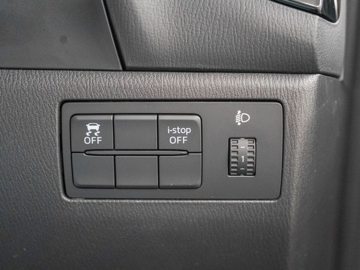 Mazda Axela 2015 - фото автомобиля