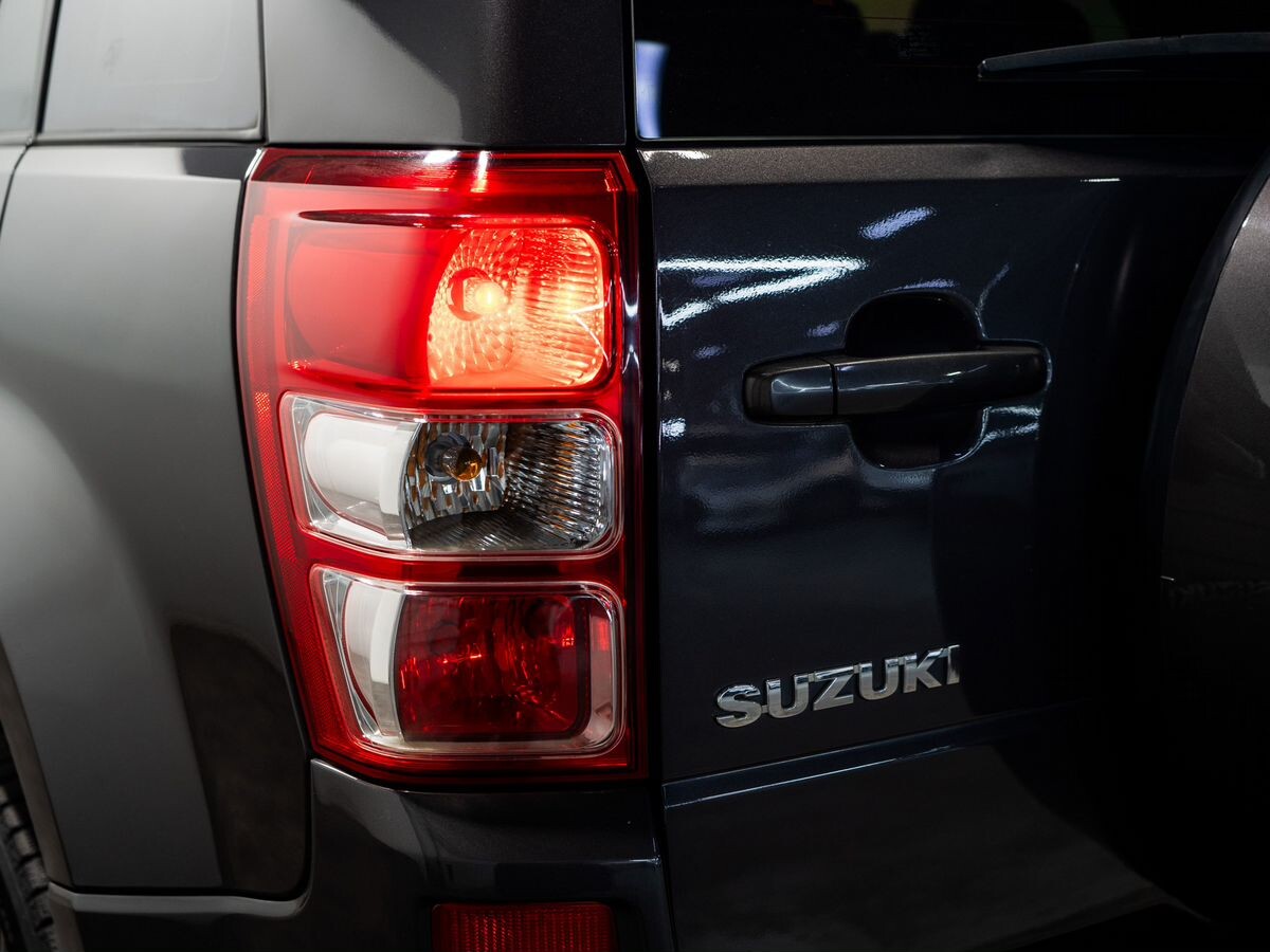 Suzuki Grand Vitara 2011 - фото автомобиля