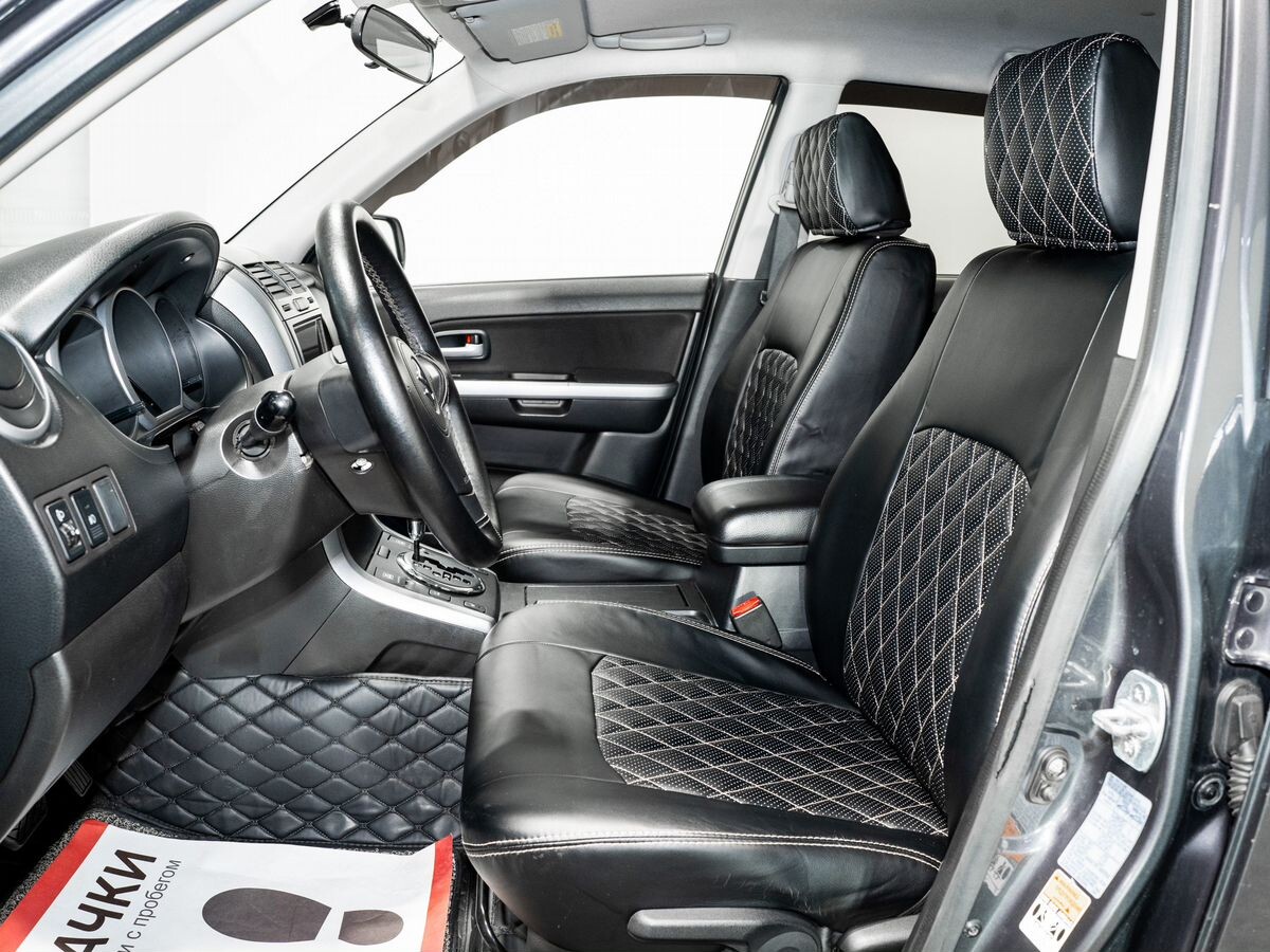 Suzuki Grand Vitara 2011 - фото автомобиля
