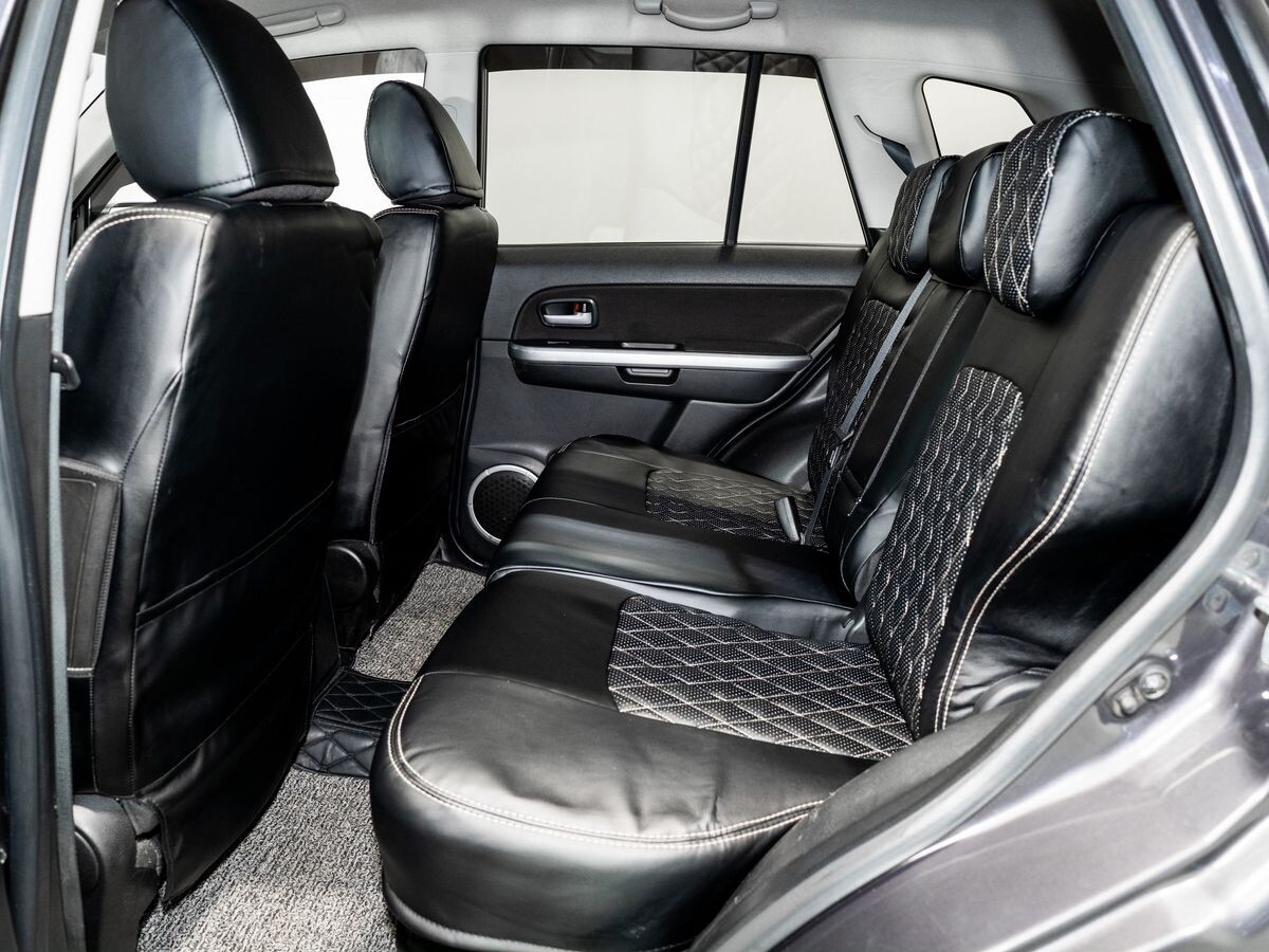 Suzuki Grand Vitara 2011 - фото автомобиля