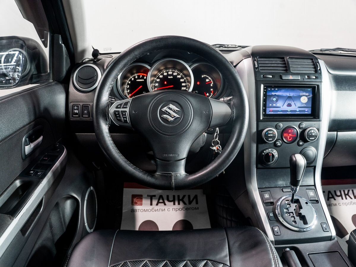 Suzuki Grand Vitara 2011 - фото автомобиля