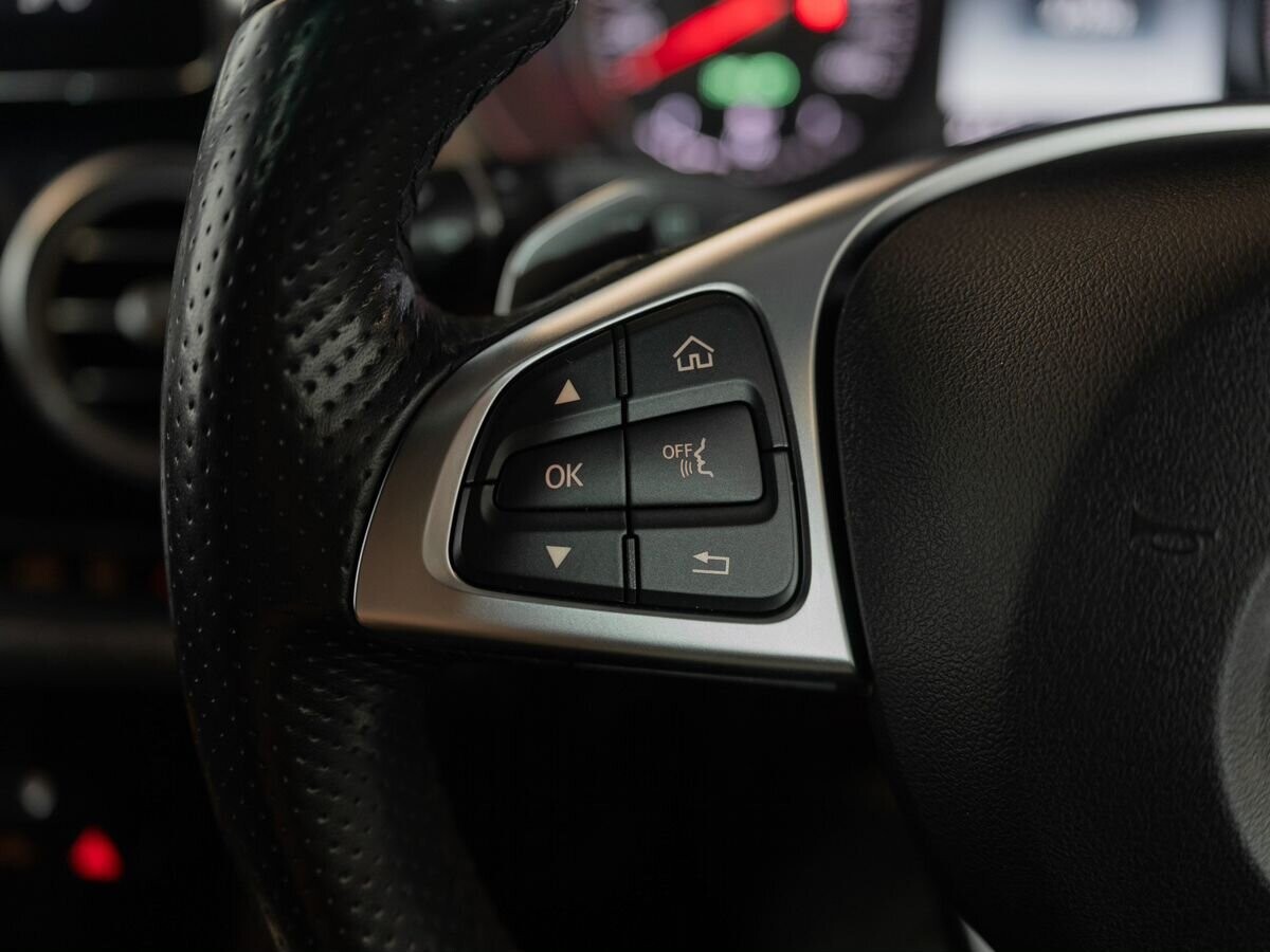 Mercedes-Benz C-Class 2018 - фото автомобиля