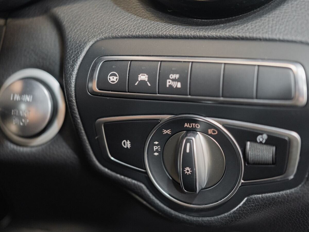 Mercedes-Benz C-Class 2018 - фото автомобиля