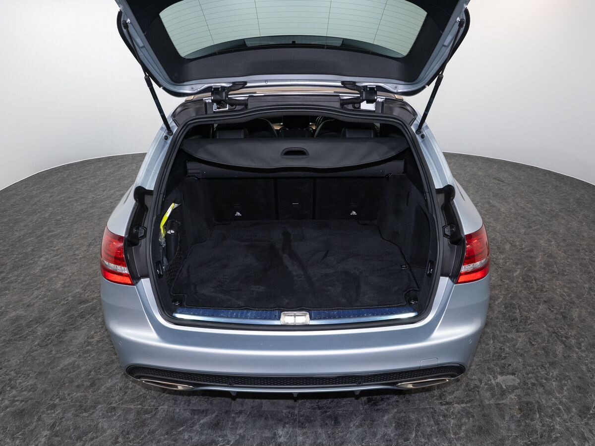 Mercedes-Benz C-Class 2018 - фото автомобиля