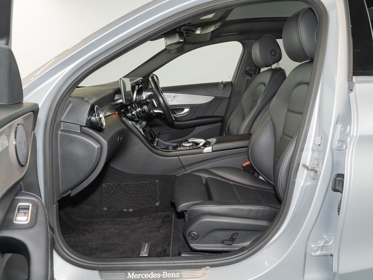 Mercedes-Benz C-Class 2018 - фото автомобиля