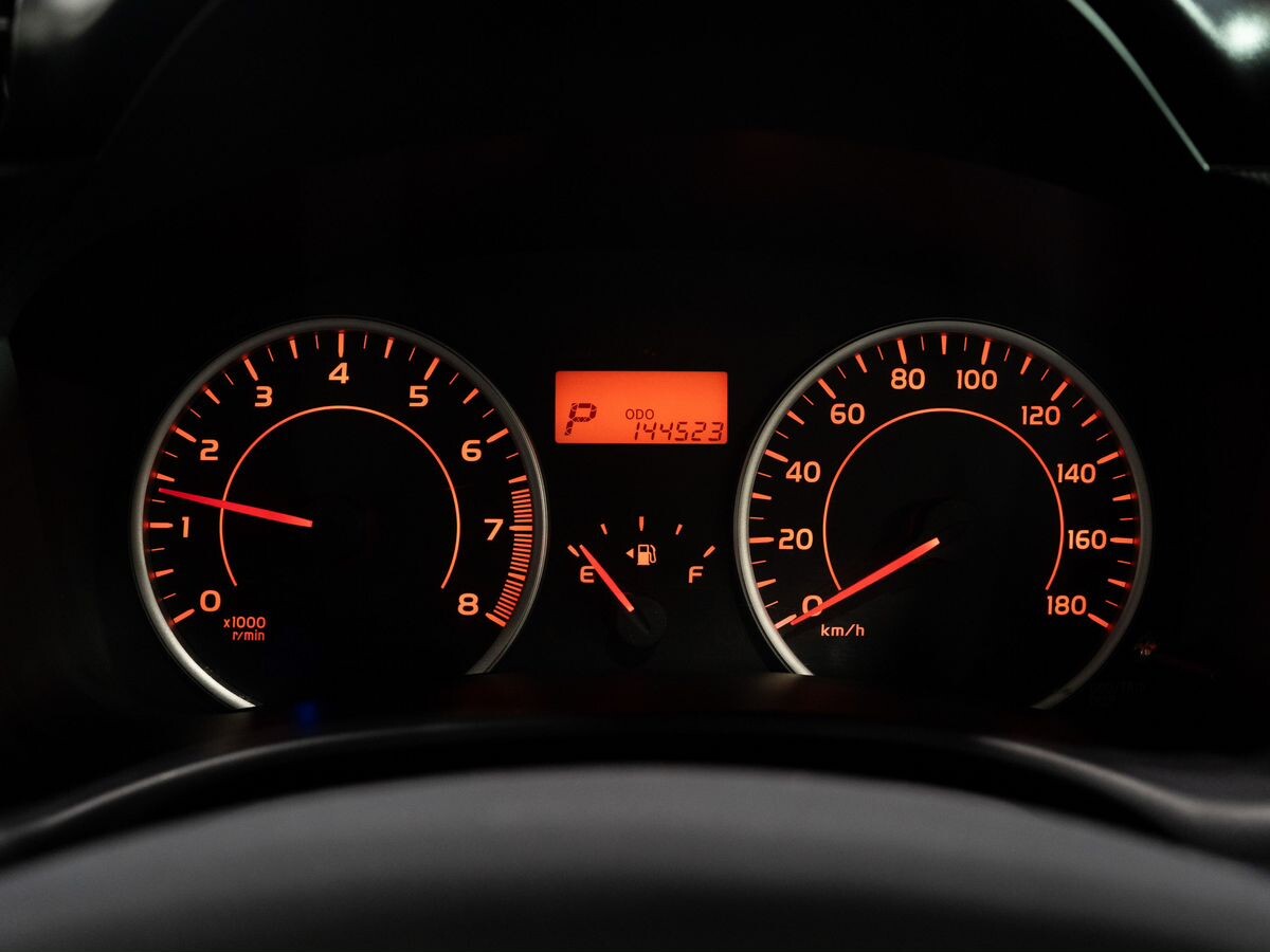 Toyota Wish 2012 - фото автомобиля