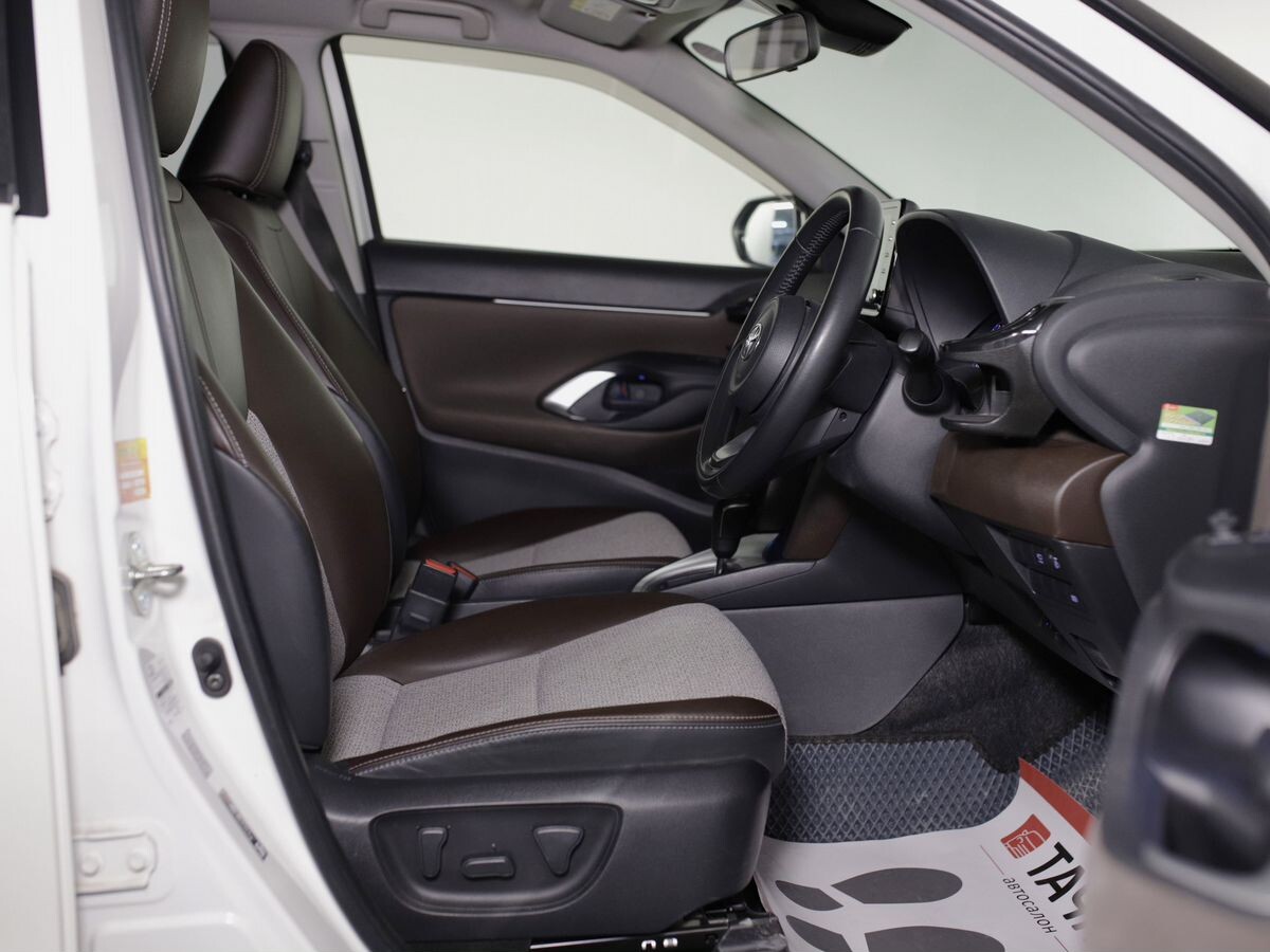 Toyota Yaris Cross 2020 - фото автомобиля