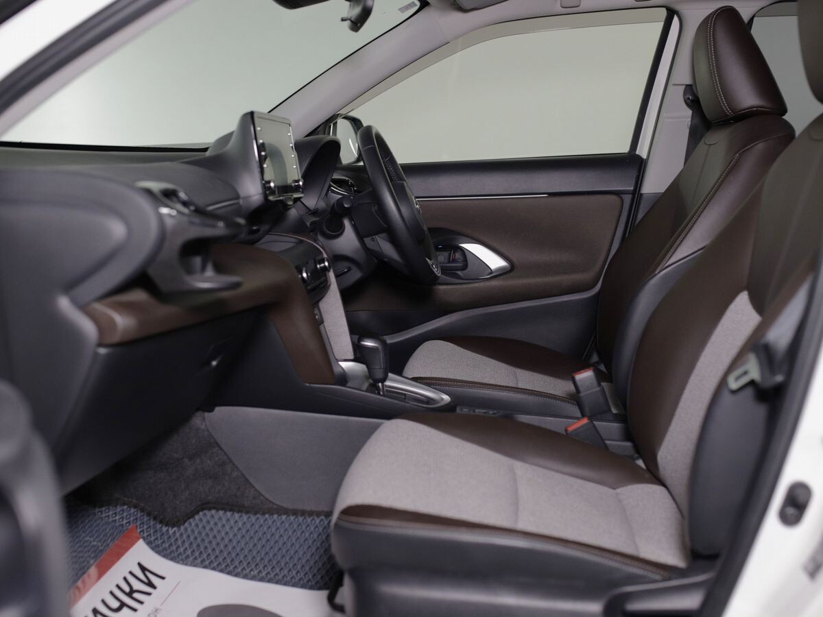 Toyota Yaris Cross 2020 - фото автомобиля