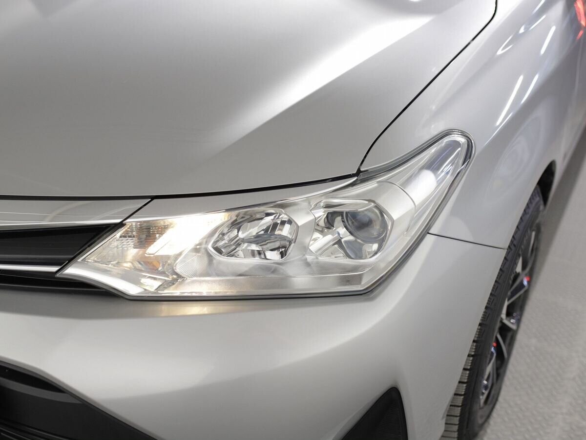 Toyota Corolla Fielder 2019 - фото автомобиля