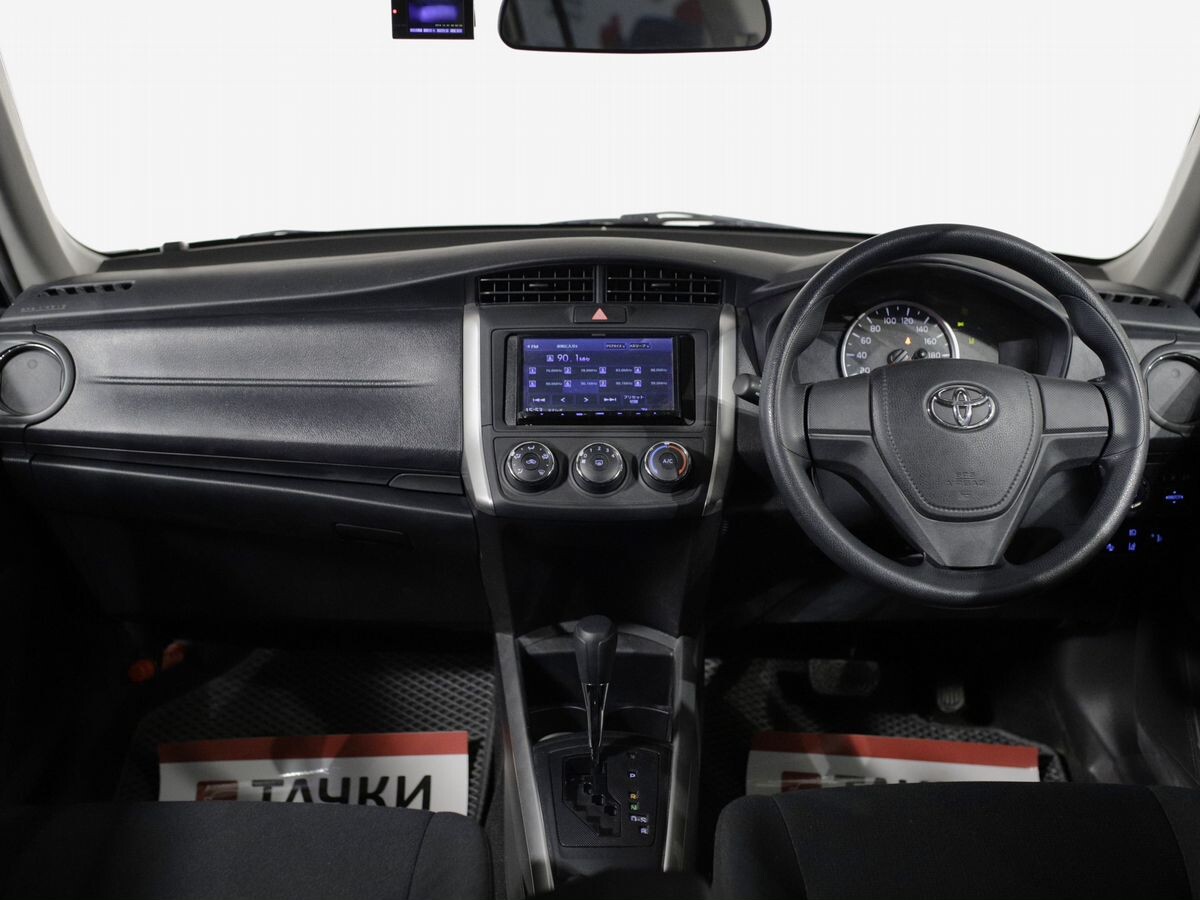 Toyota Corolla Fielder 2019 - фото автомобиля