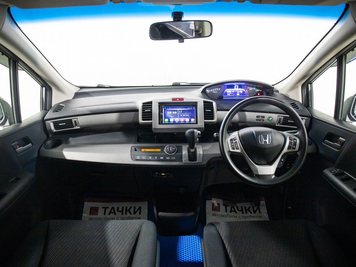 Honda Freed 2013 - фото автомобиля