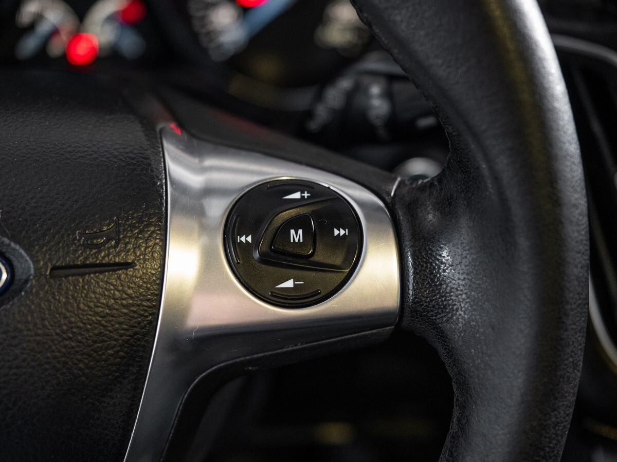 Ford Focus 2013 - фото автомобиля