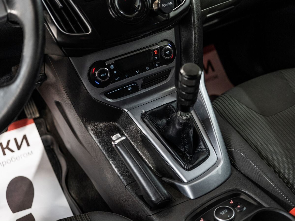 Ford Focus 2013 - фото автомобиля