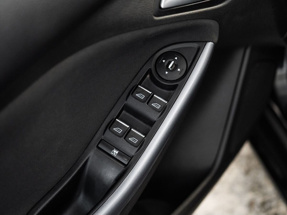 Ford Focus 2013 - фото автомобиля