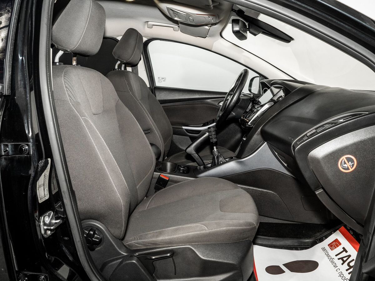 Ford Focus 2013 - фото автомобиля