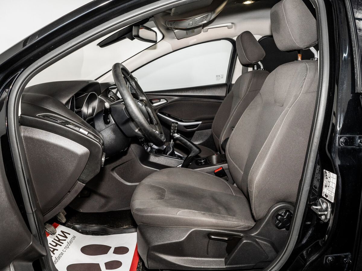 Ford Focus 2013 - фото автомобиля