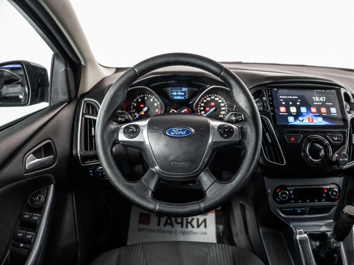 Ford Focus 2013 - фото автомобиля