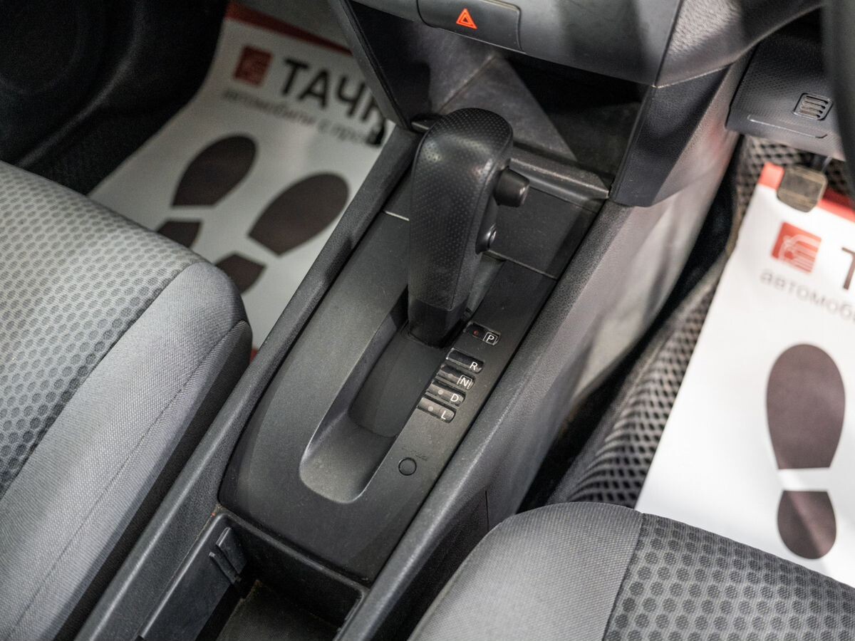 Nissan Wingroad 2017 - фото автомобиля