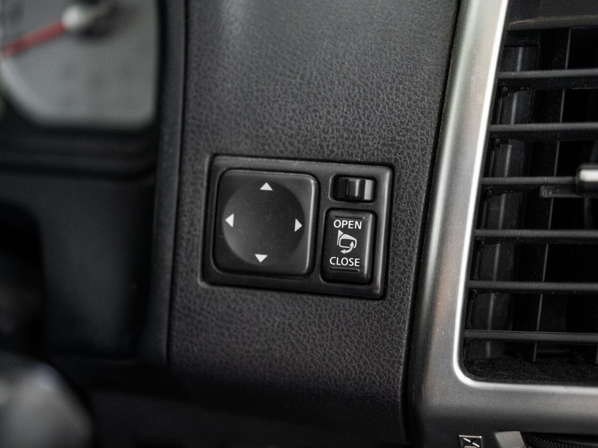 Nissan Wingroad 2017 - фото автомобиля