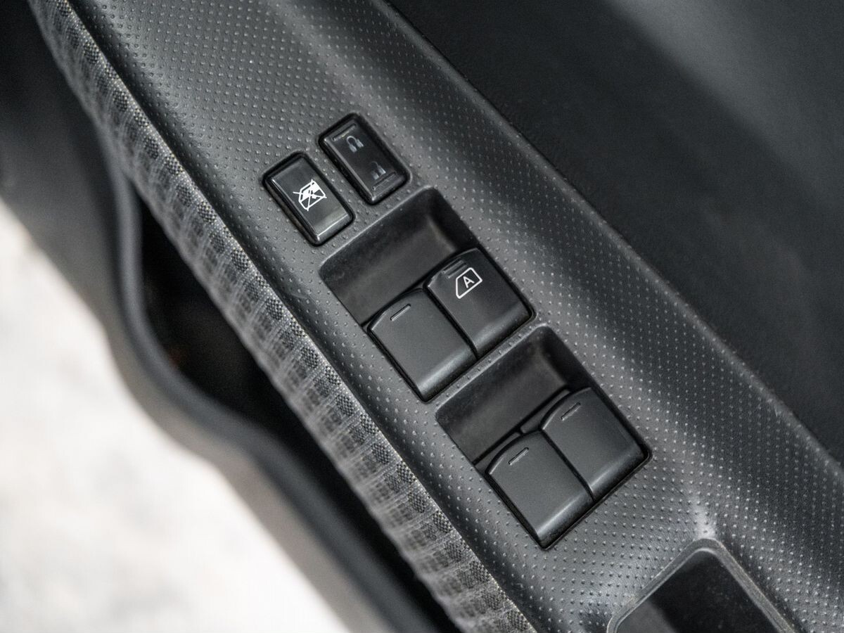 Nissan Wingroad 2017 - фото автомобиля