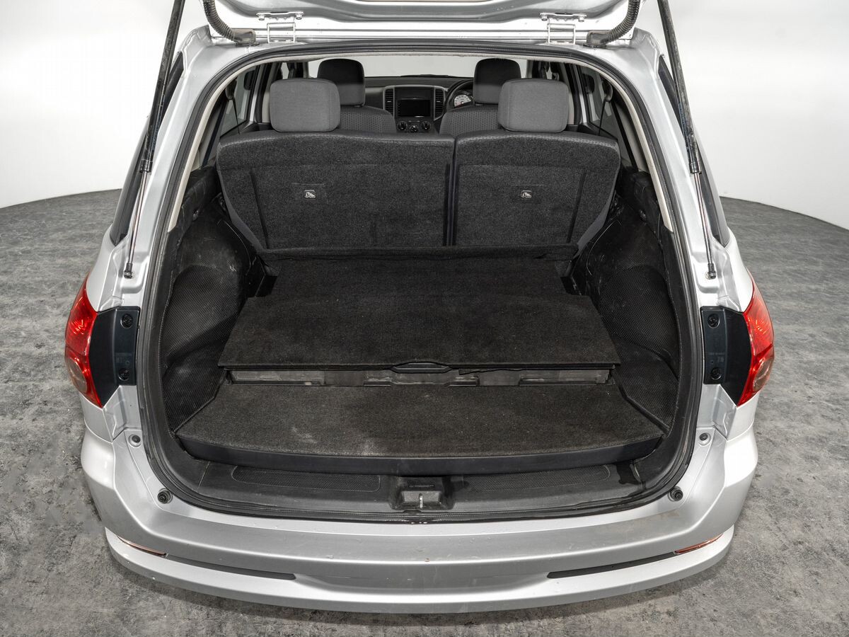 Nissan Wingroad 2017 - фото автомобиля