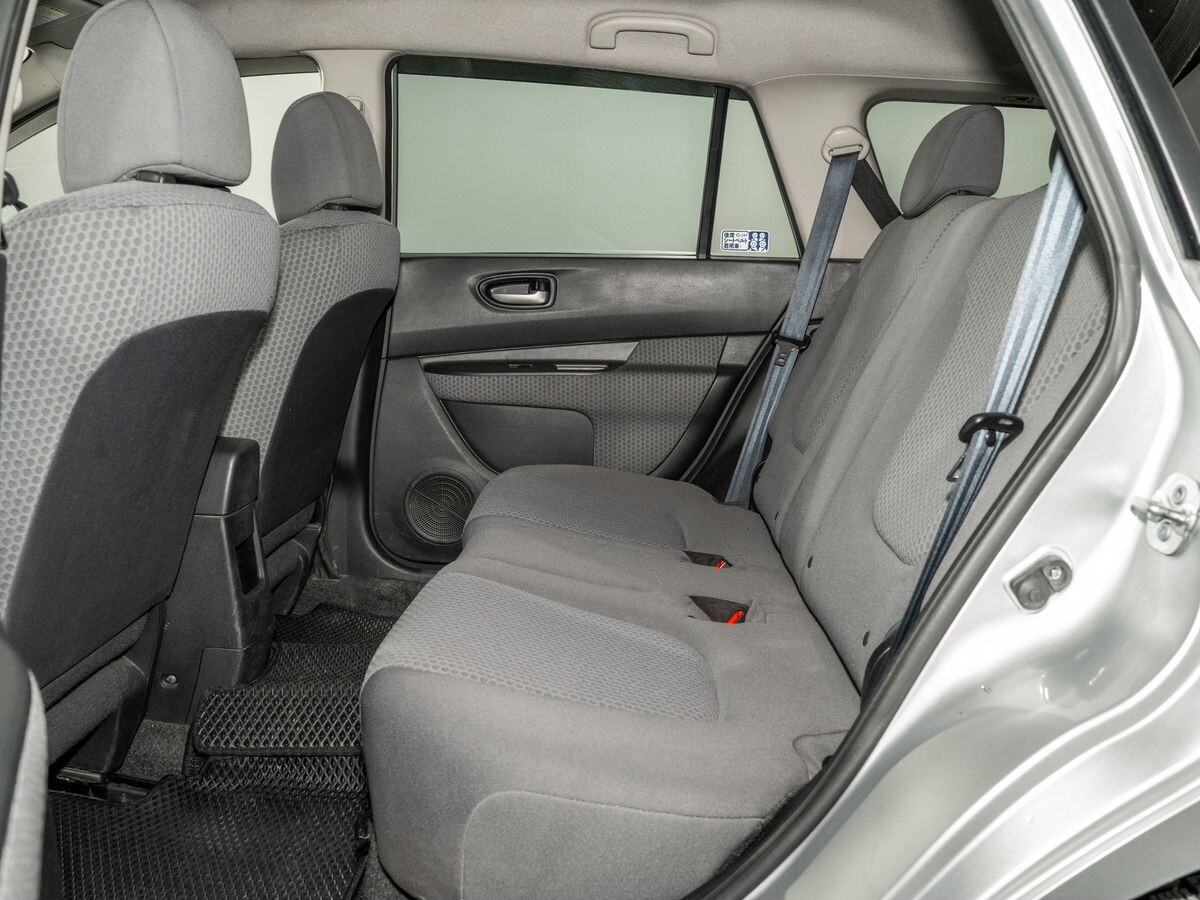 Nissan Wingroad 2017 - фото автомобиля