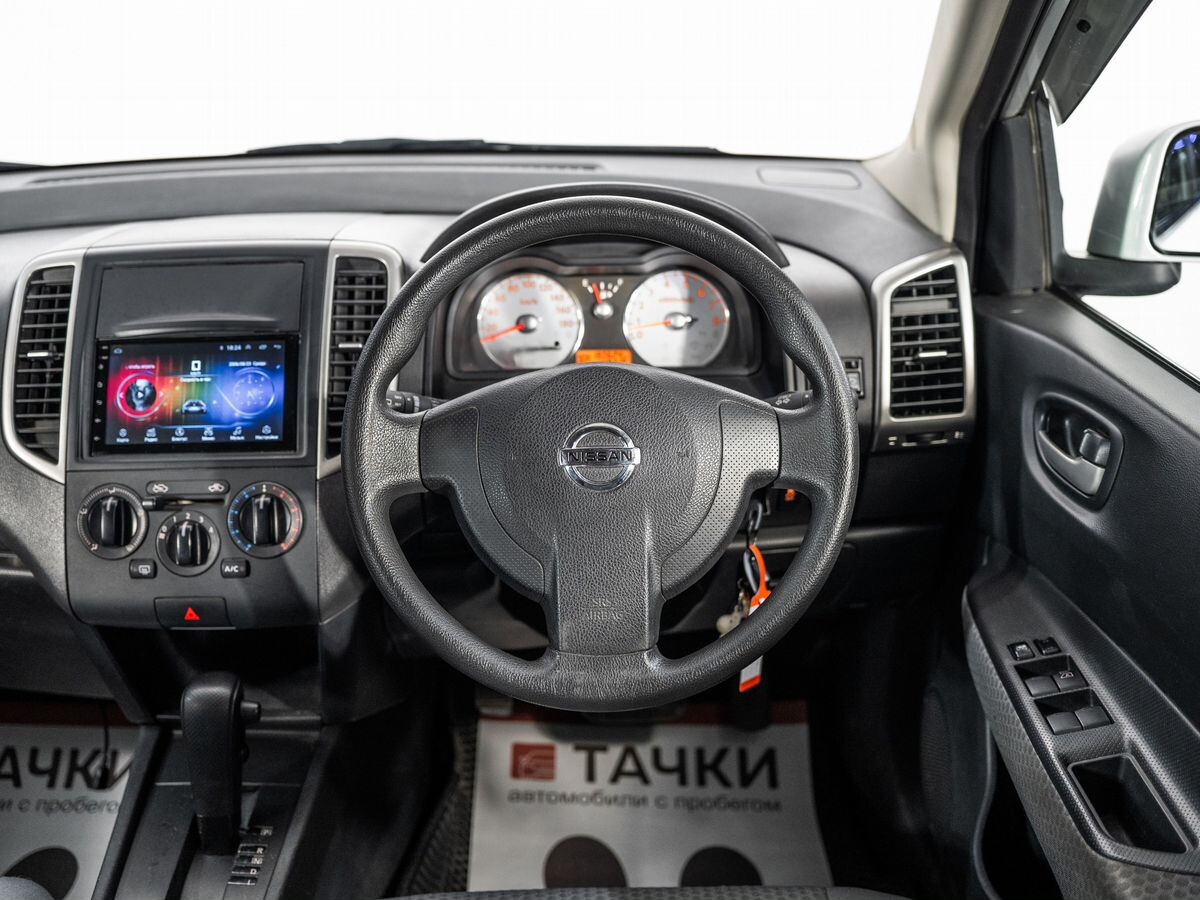 Nissan Wingroad 2017 - фото автомобиля