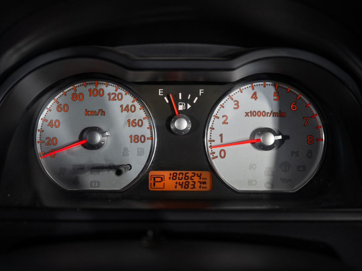 Nissan Wingroad 2017 - фото автомобиля