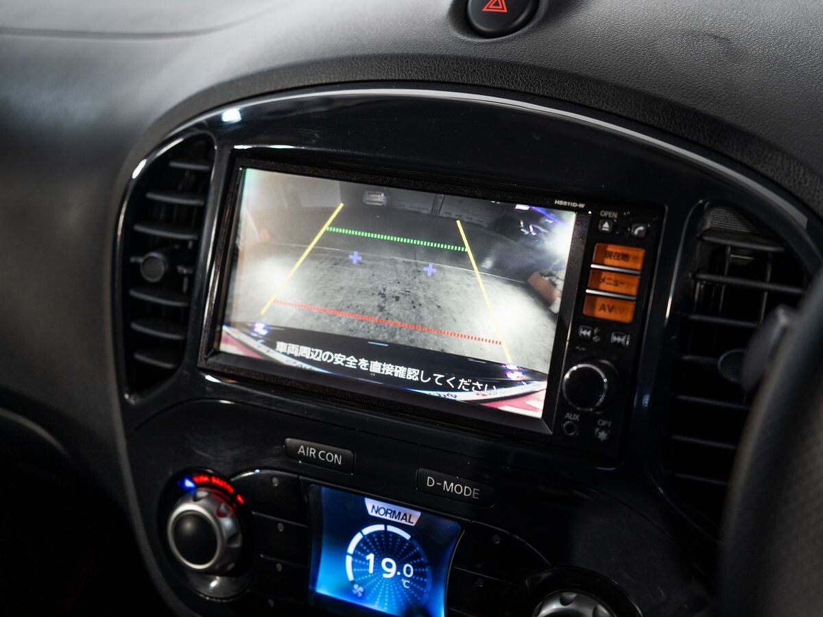 Nissan Juke 2011 - фото автомобиля