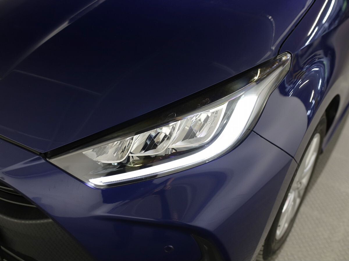 Toyota Yaris 2020 - фото автомобиля