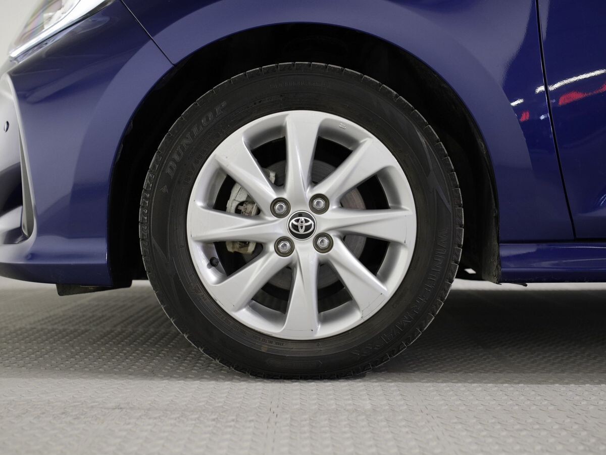 Toyota Yaris 2020 - фото автомобиля