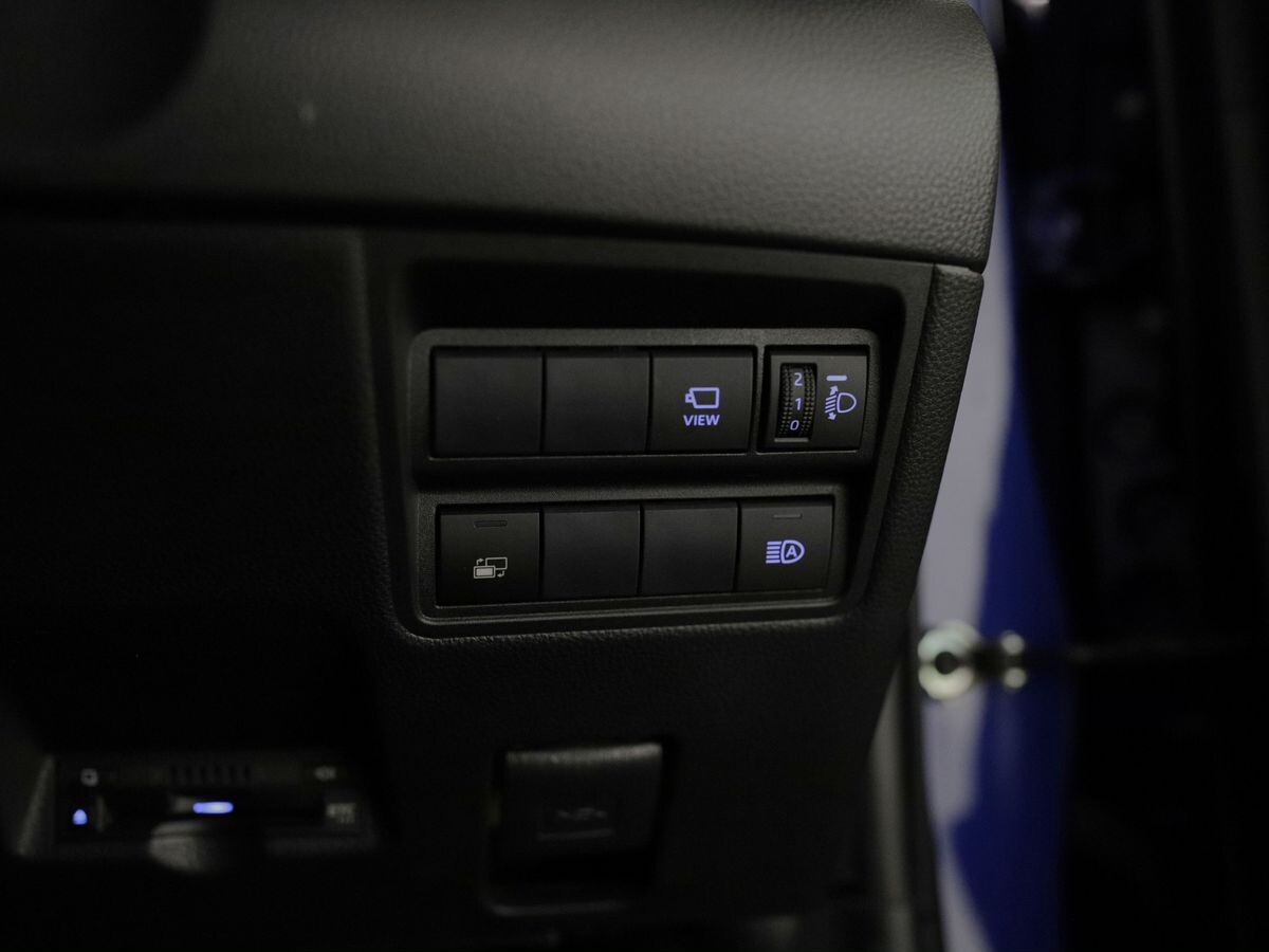 Toyota Yaris 2020 - фото автомобиля