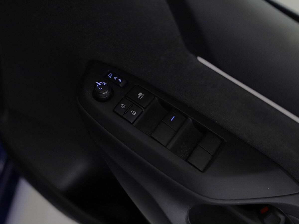 Toyota Yaris 2020 - фото автомобиля