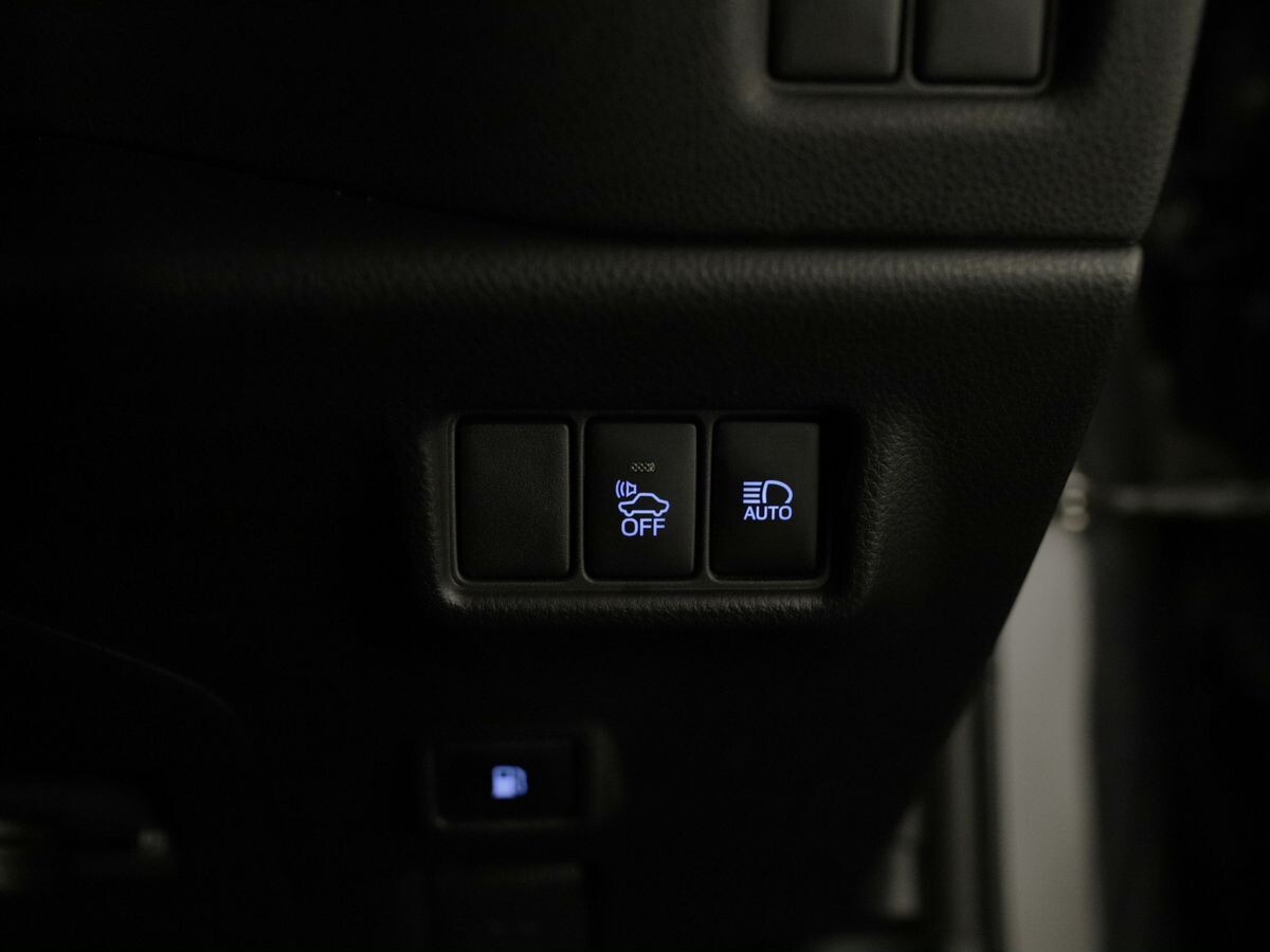 Toyota C-HR 2018 - фото автомобиля