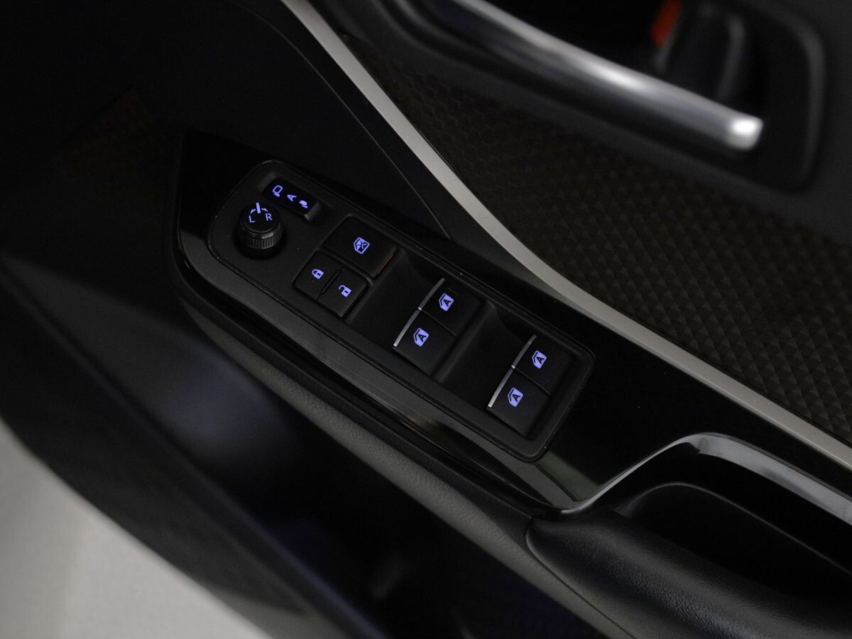 Toyota C-HR 2018 - фото автомобиля