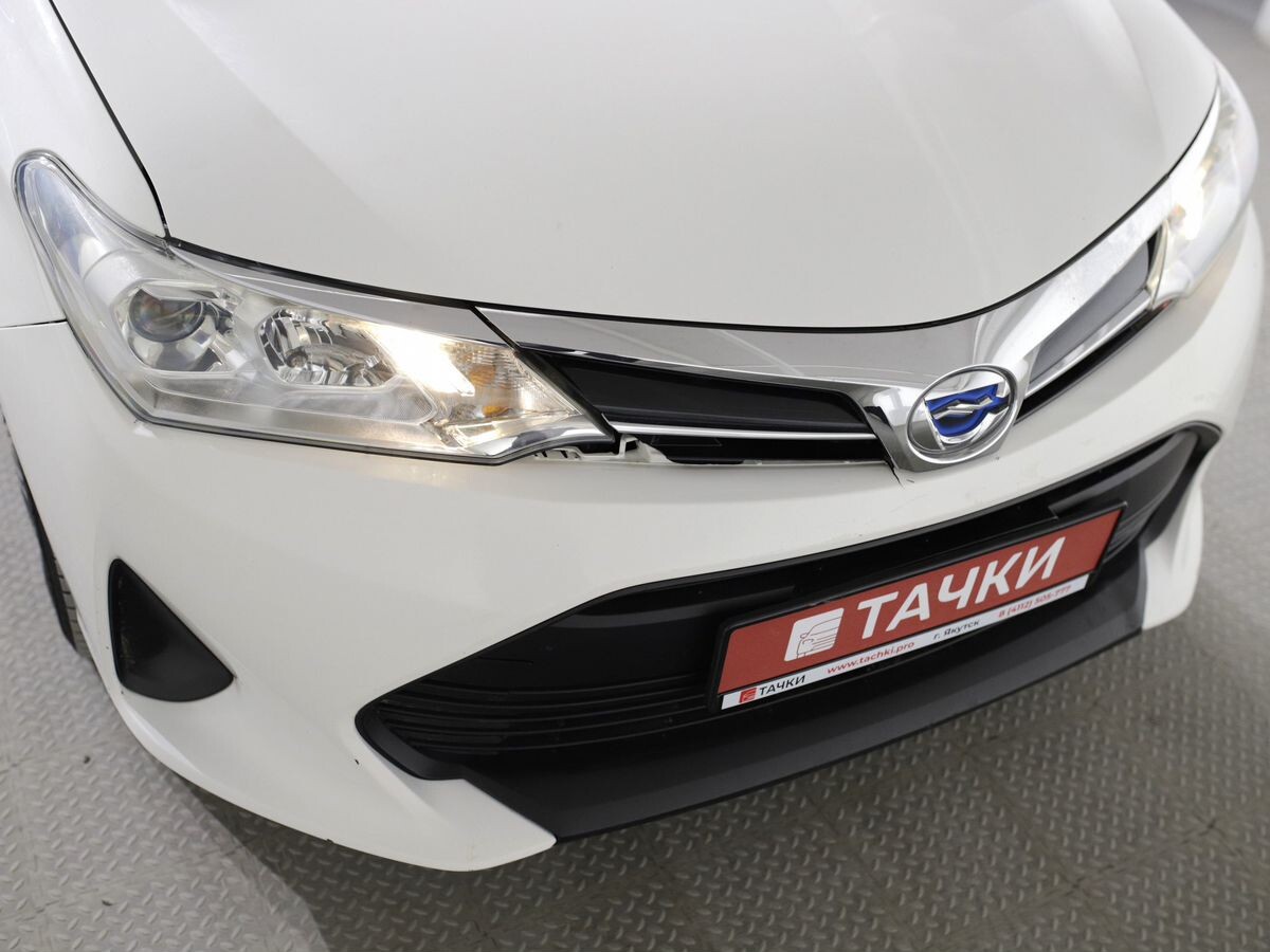 Toyota Corolla Fielder 2018 - фото автомобиля