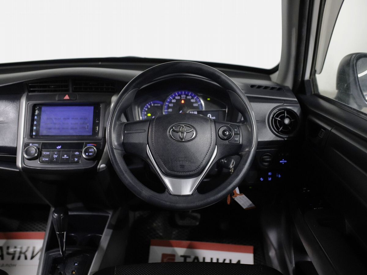 Toyota Corolla Fielder 2018 - фото автомобиля