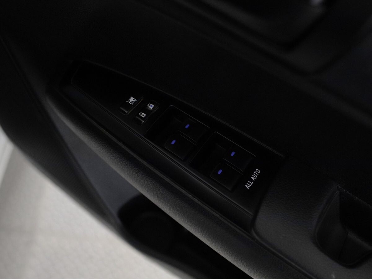 Toyota Corolla Fielder 2018 - фото автомобиля