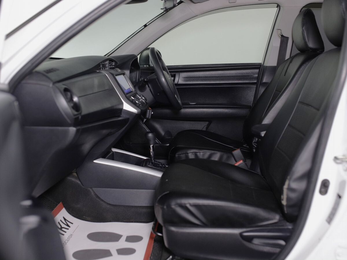 Toyota Corolla Fielder 2018 - фото автомобиля