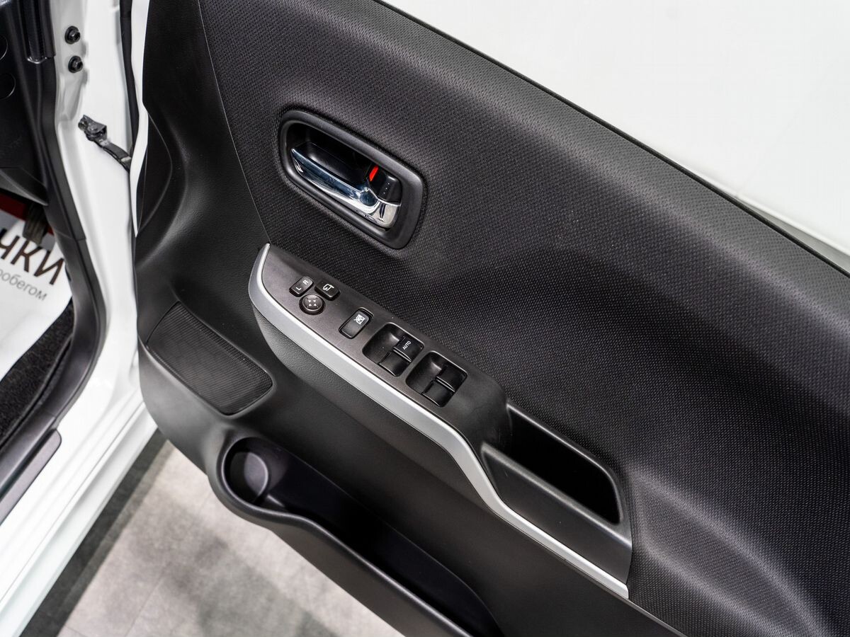 Suzuki Solio 2019 - фото автомобиля