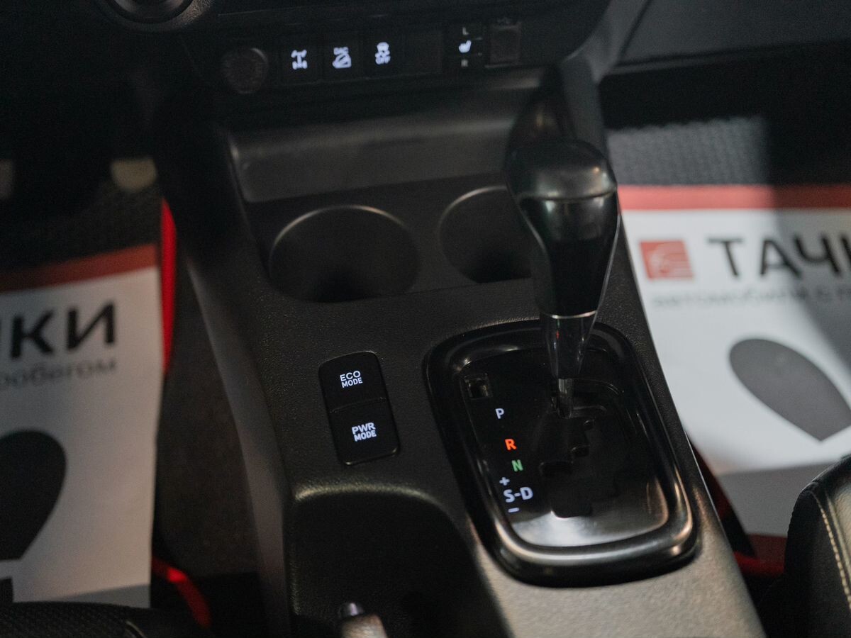 Toyota Hilux 2019 - фото автомобиля