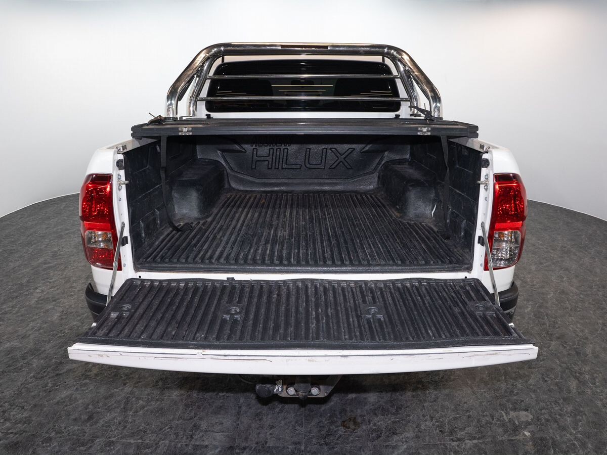 Toyota Hilux 2019 - фото автомобиля