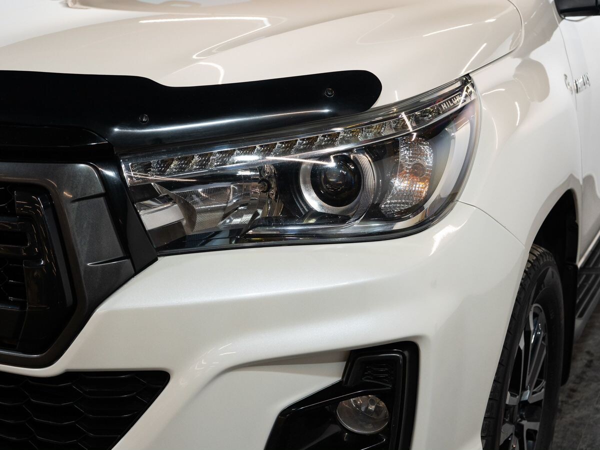 Toyota Hilux 2019 - фото автомобиля