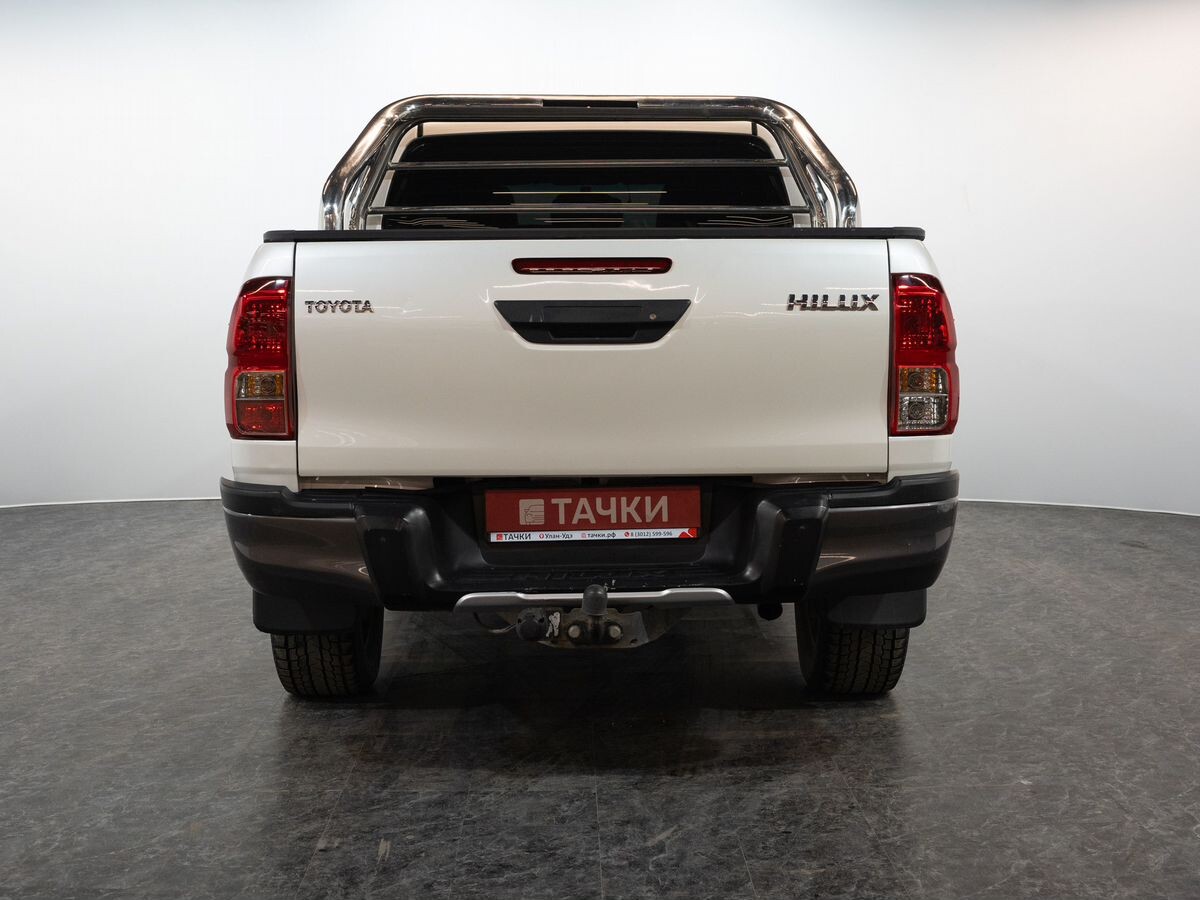Toyota Hilux 2019 - фото автомобиля