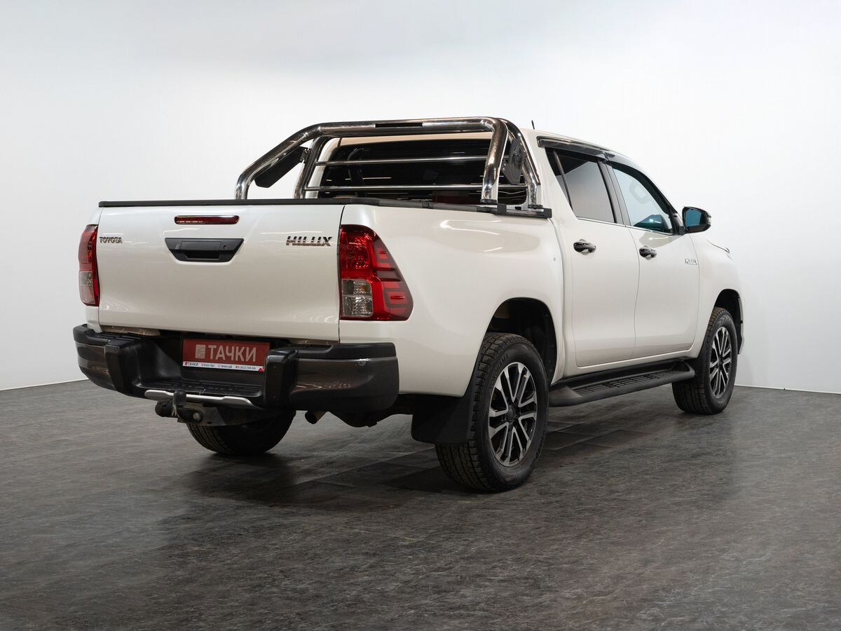 Toyota Hilux 2019 - фото автомобиля